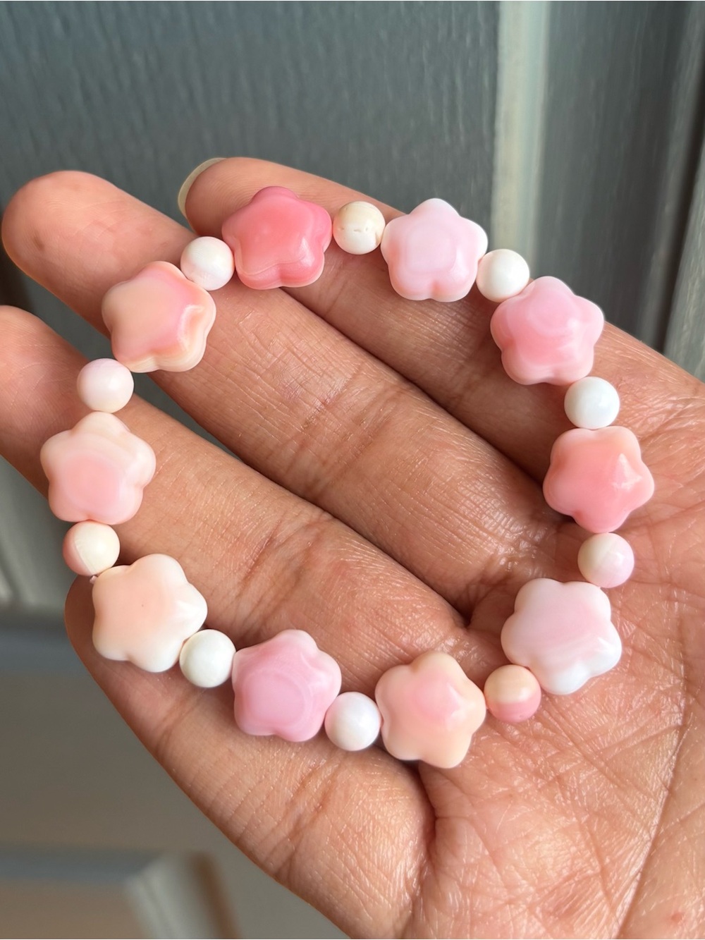HQ Queen Conch Shell Star Crystal Bracelet 13mm
